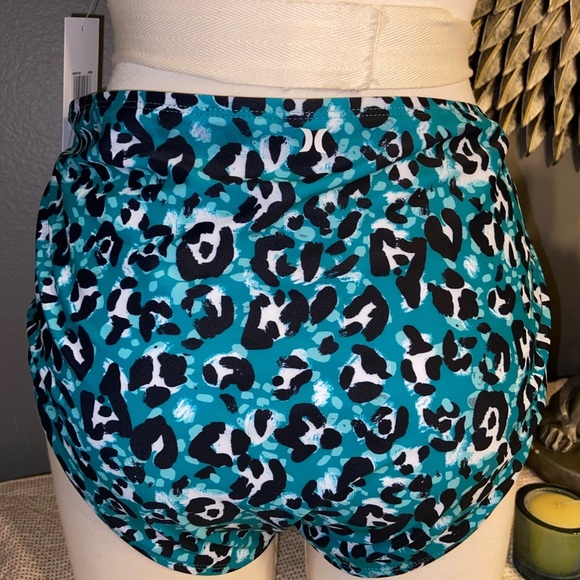 Hurley green animal print bikini set - Picture 7 of 16